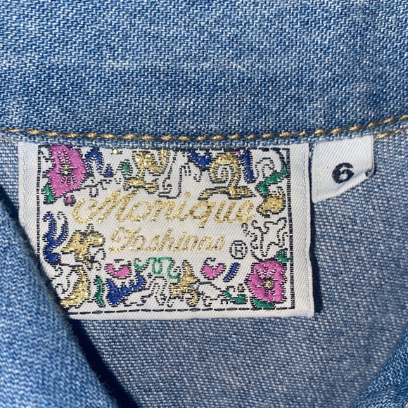 Vintage Western Style Embroidered Denim Button-Up Shirt - Picture 2 of 7